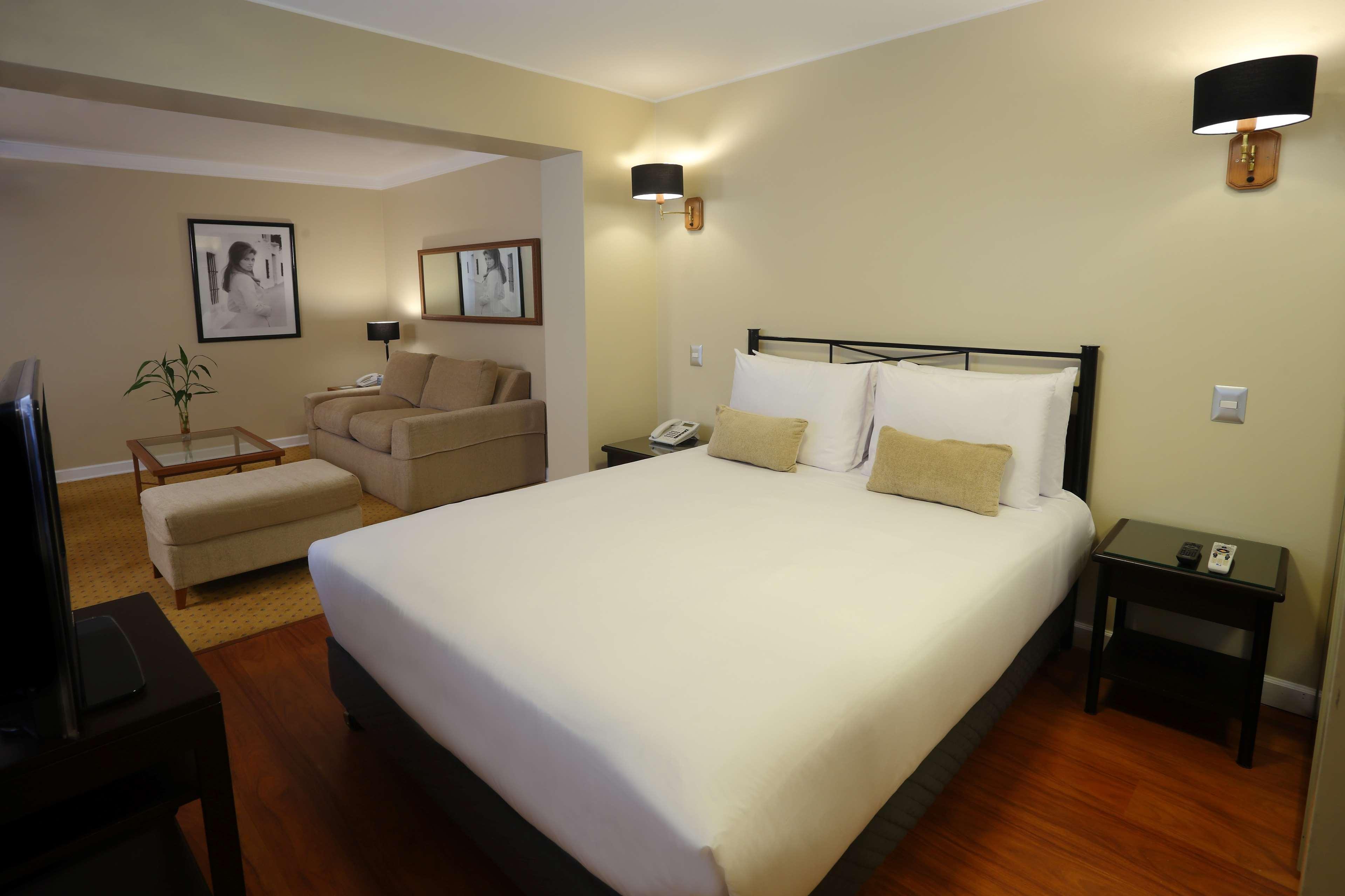 Radisson Hotel Plaza Del Bosque Lima Buitenkant foto
