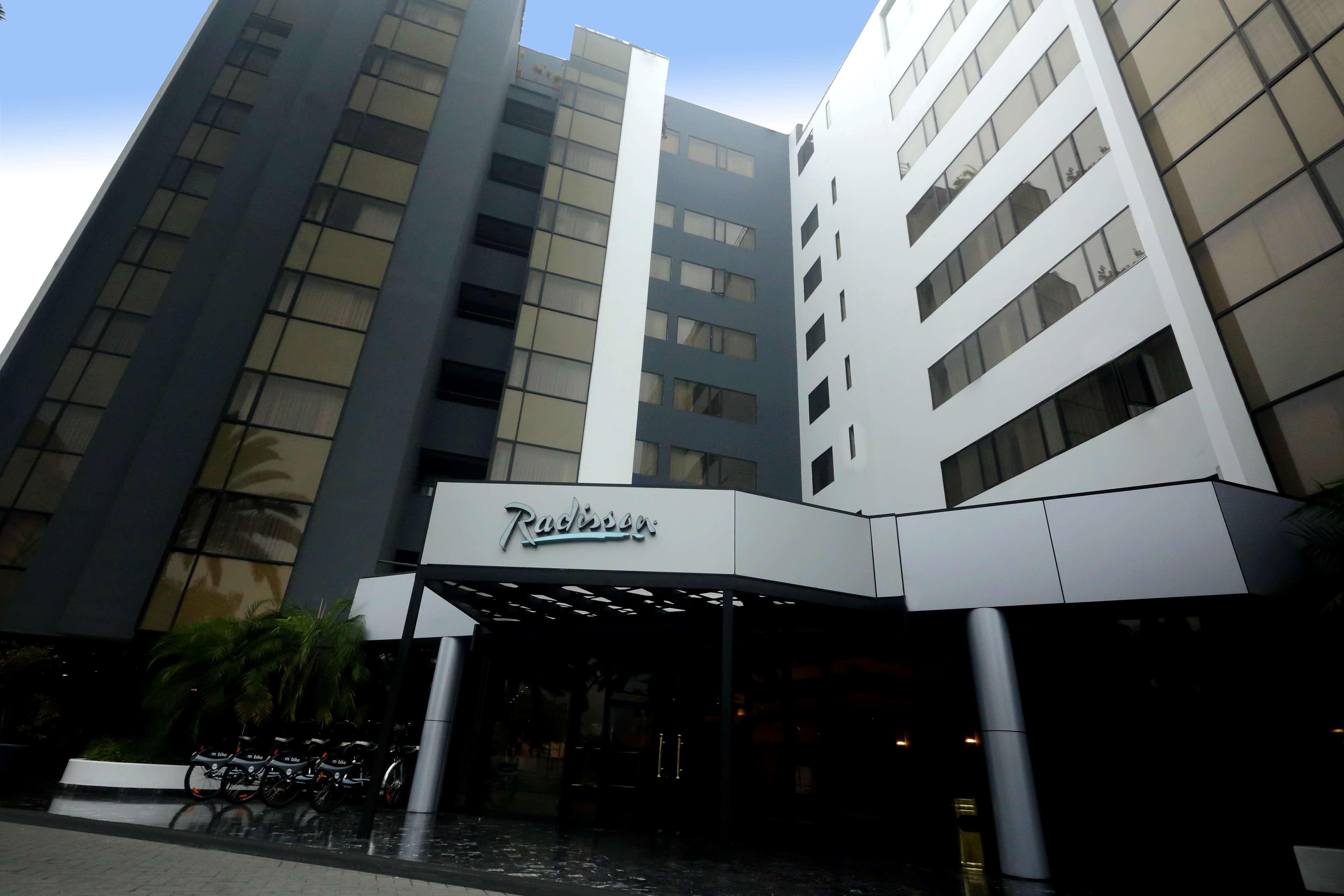 Radisson Hotel Plaza Del Bosque Lima Buitenkant foto
