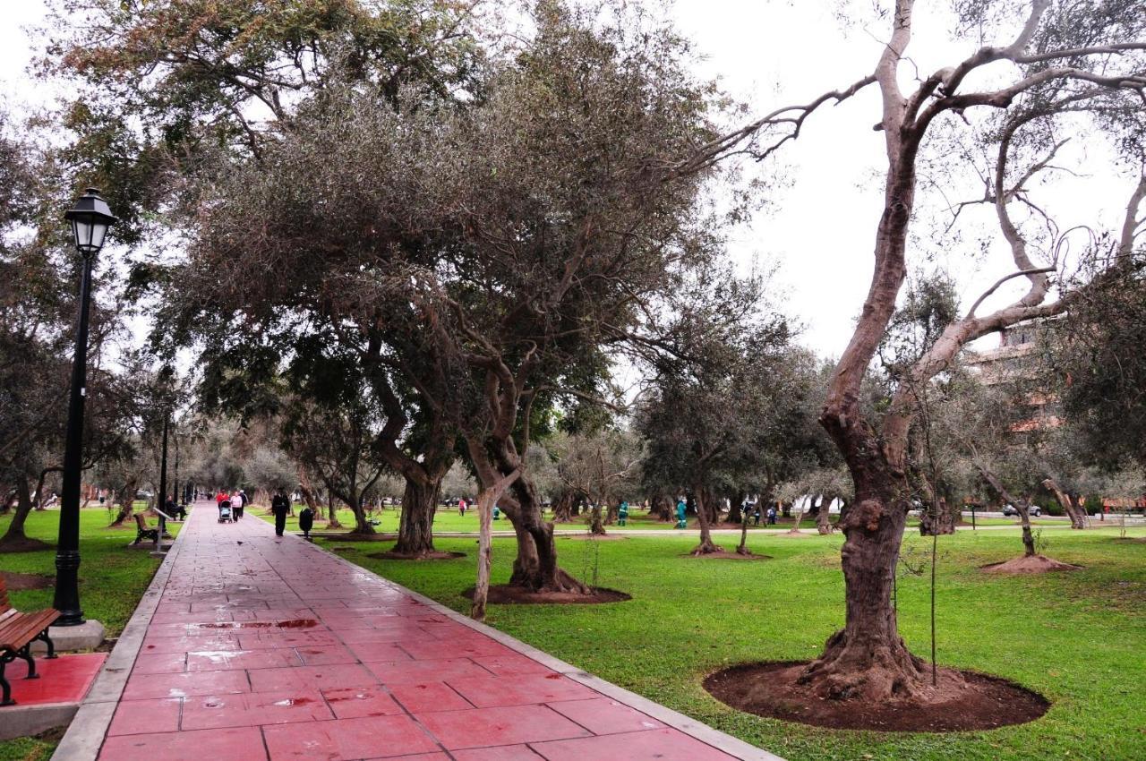 Radisson Hotel Plaza Del Bosque Lima Buitenkant foto