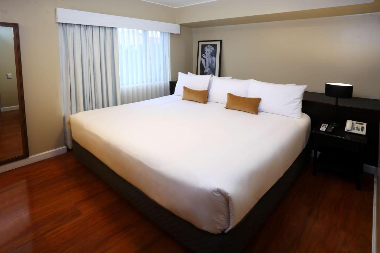 Radisson Hotel Plaza Del Bosque Lima Buitenkant foto